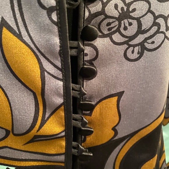 Stunning vintage silk button up top - Picture 3 of 12